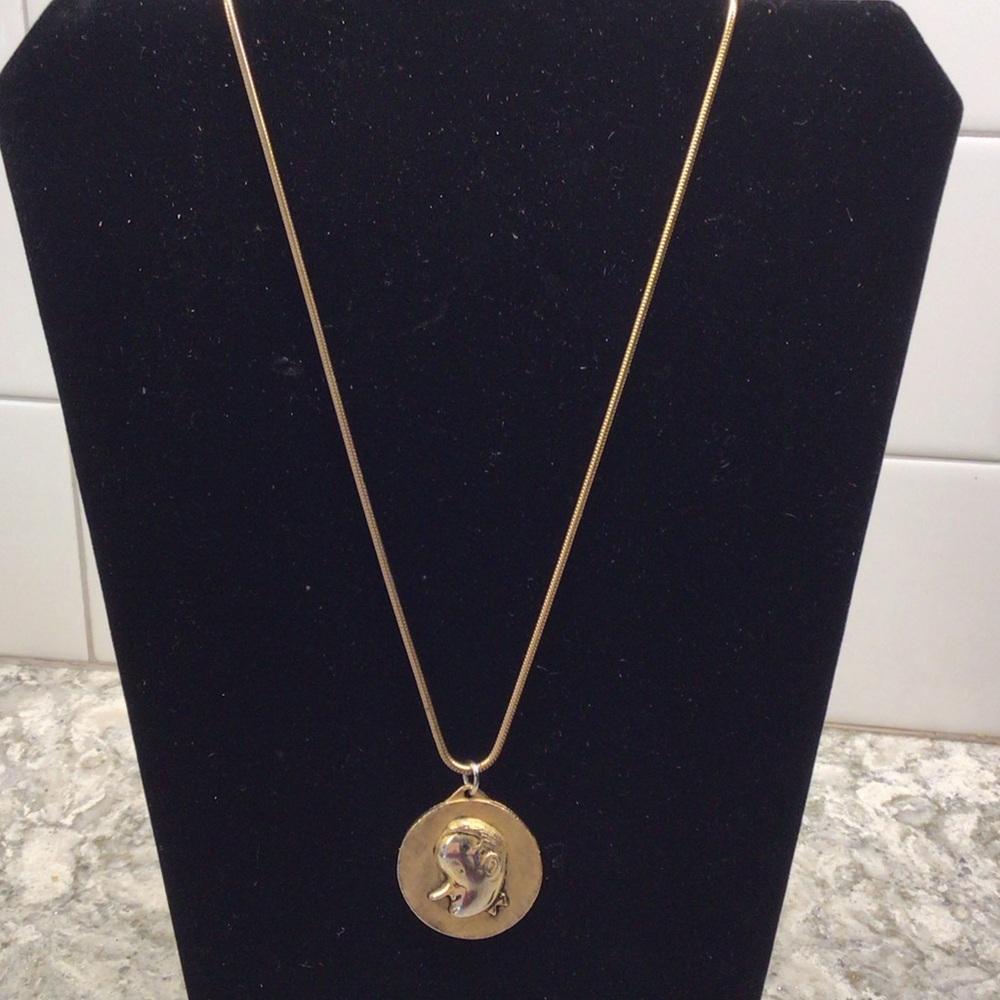 Bob Hope Vintage Memorabilia Goldtone 18” Pendant Necklace